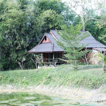 Baan Ricky Motocross And Enduro Track Hotel Ban Huai Maenam Noi Exterior photo