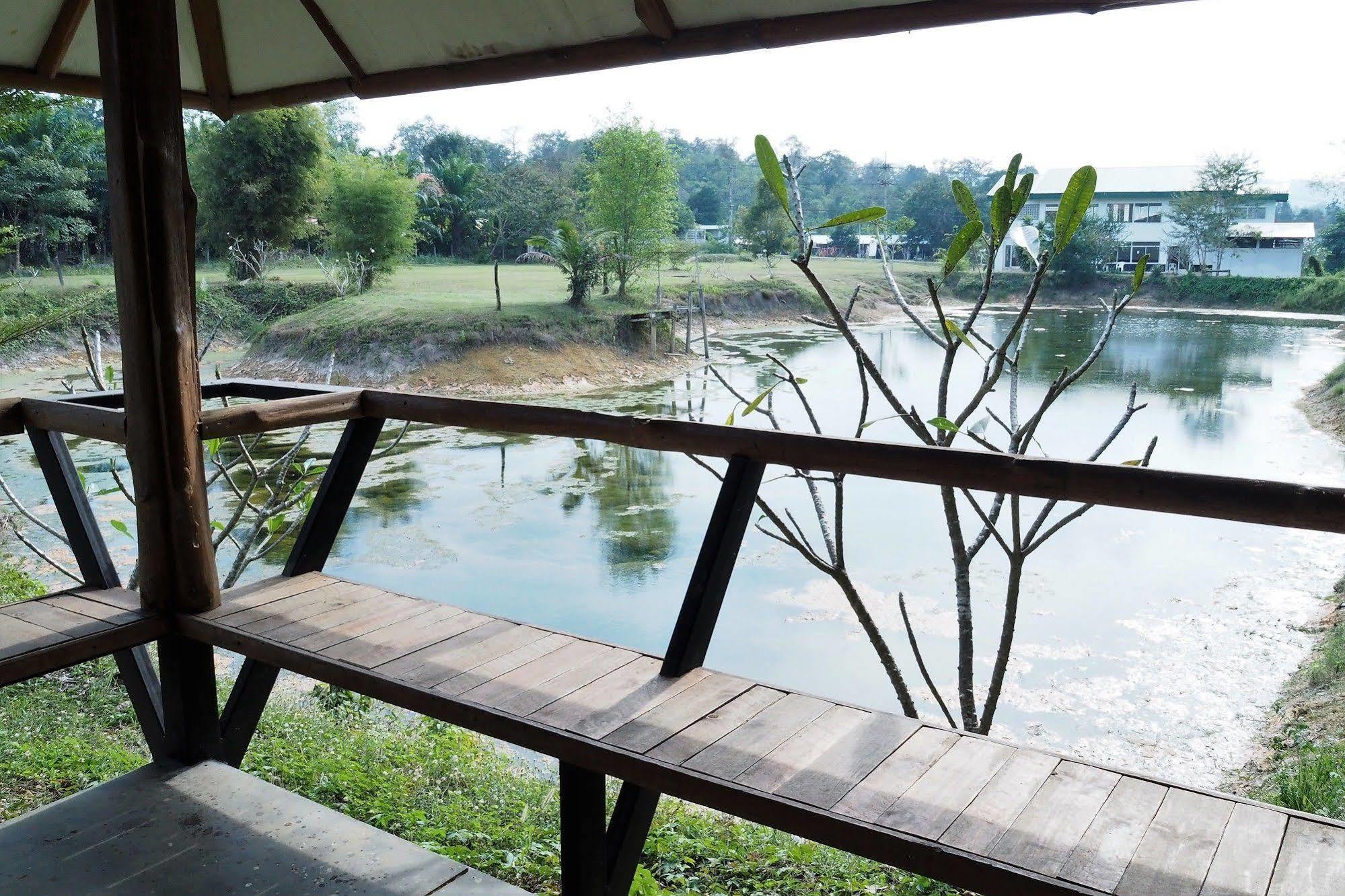 Baan Ricky Motocross And Enduro Track Hotel Ban Huai Maenam Noi Exterior photo